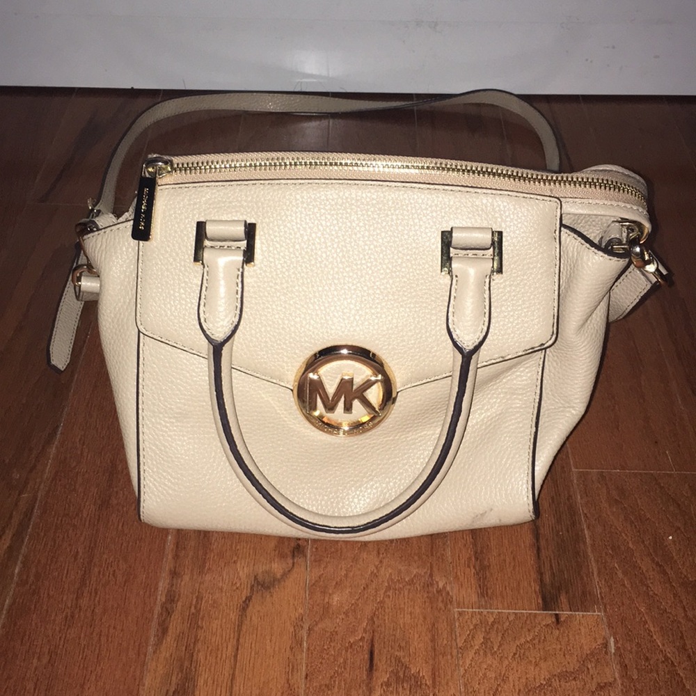 Micheal kors purse